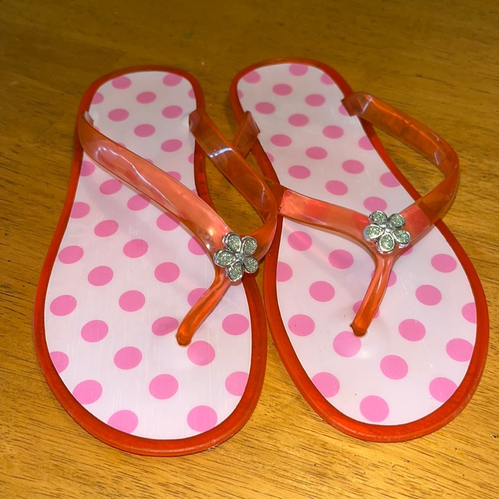 Girls Flip Flops size 1-2 Pink with Pink and white and gem accents.